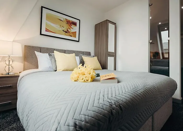 Halifax House, Studio Apartment 215